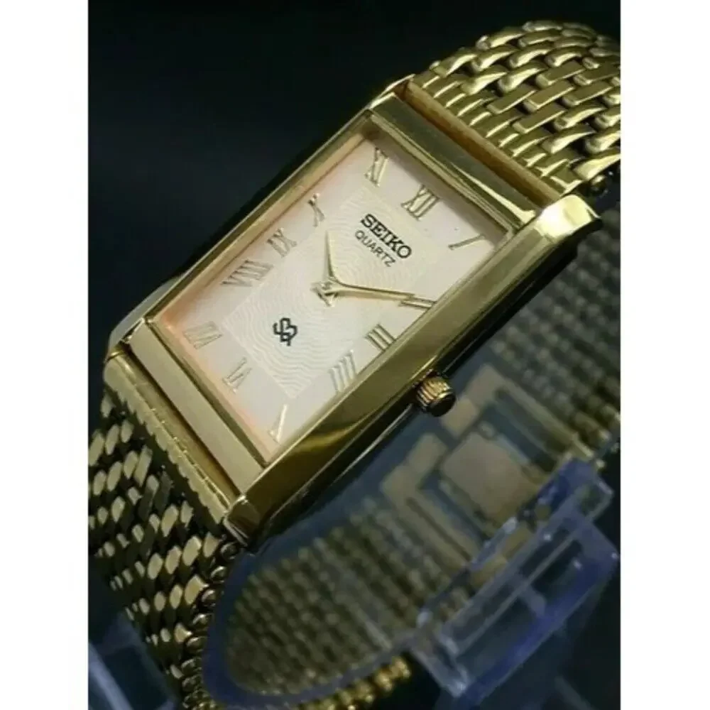 Vintage Style Seiko Quartz Mens Gold Watch & White accents W/ Metal Strap